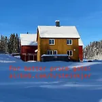 Fjellstad Gard - 2 Minutes From E6 And 5 Minutes Drive From City * סטיינקייר