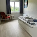 Fjellstad Gard - 2 Minutes From E6 And 5 Minutes Drive From City בית חווה *